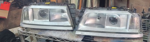 Coppia fari anteriori sx - dx,